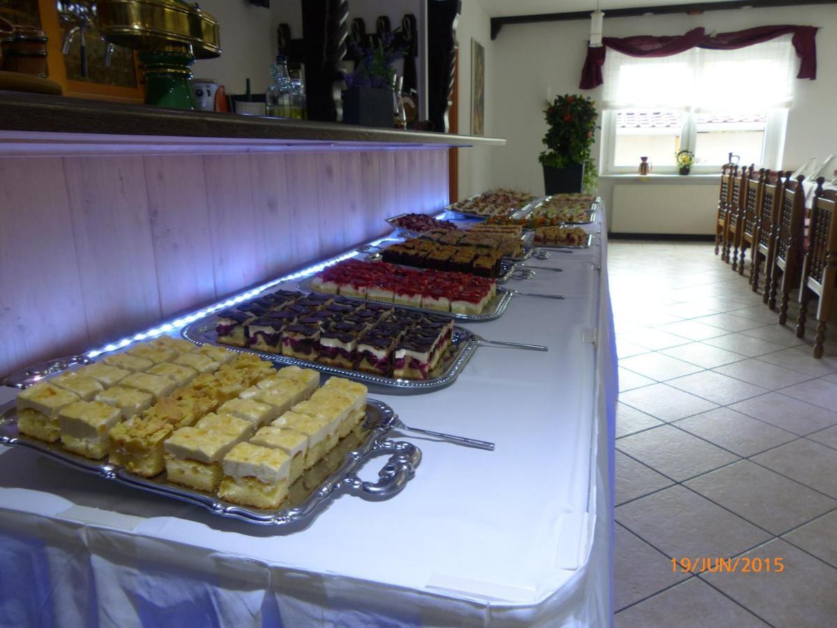 Hotel/Restaurant Balkan ซึมเมอร์ดา ภายนอก รูปภาพ