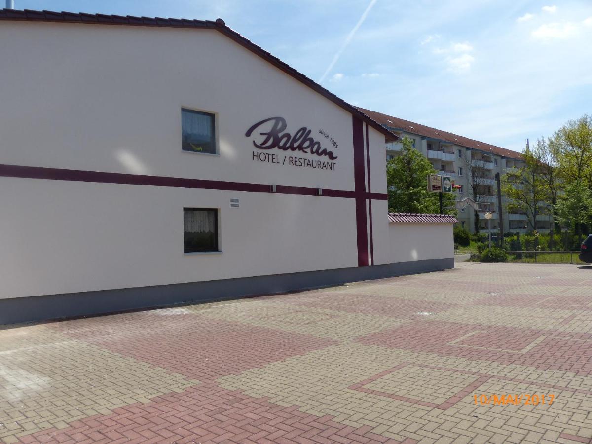 Hotel/Restaurant Balkan ซึมเมอร์ดา ภายนอก รูปภาพ