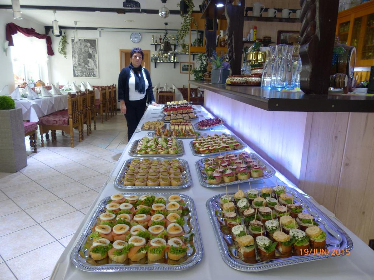 Hotel/Restaurant Balkan ซึมเมอร์ดา ภายนอก รูปภาพ
